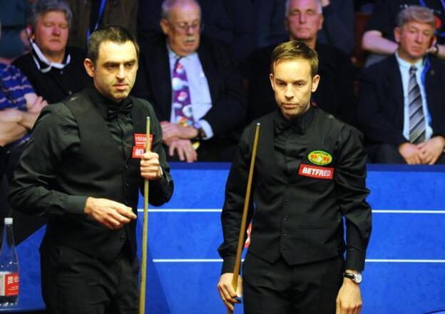 杂球场下的 杂球场下的